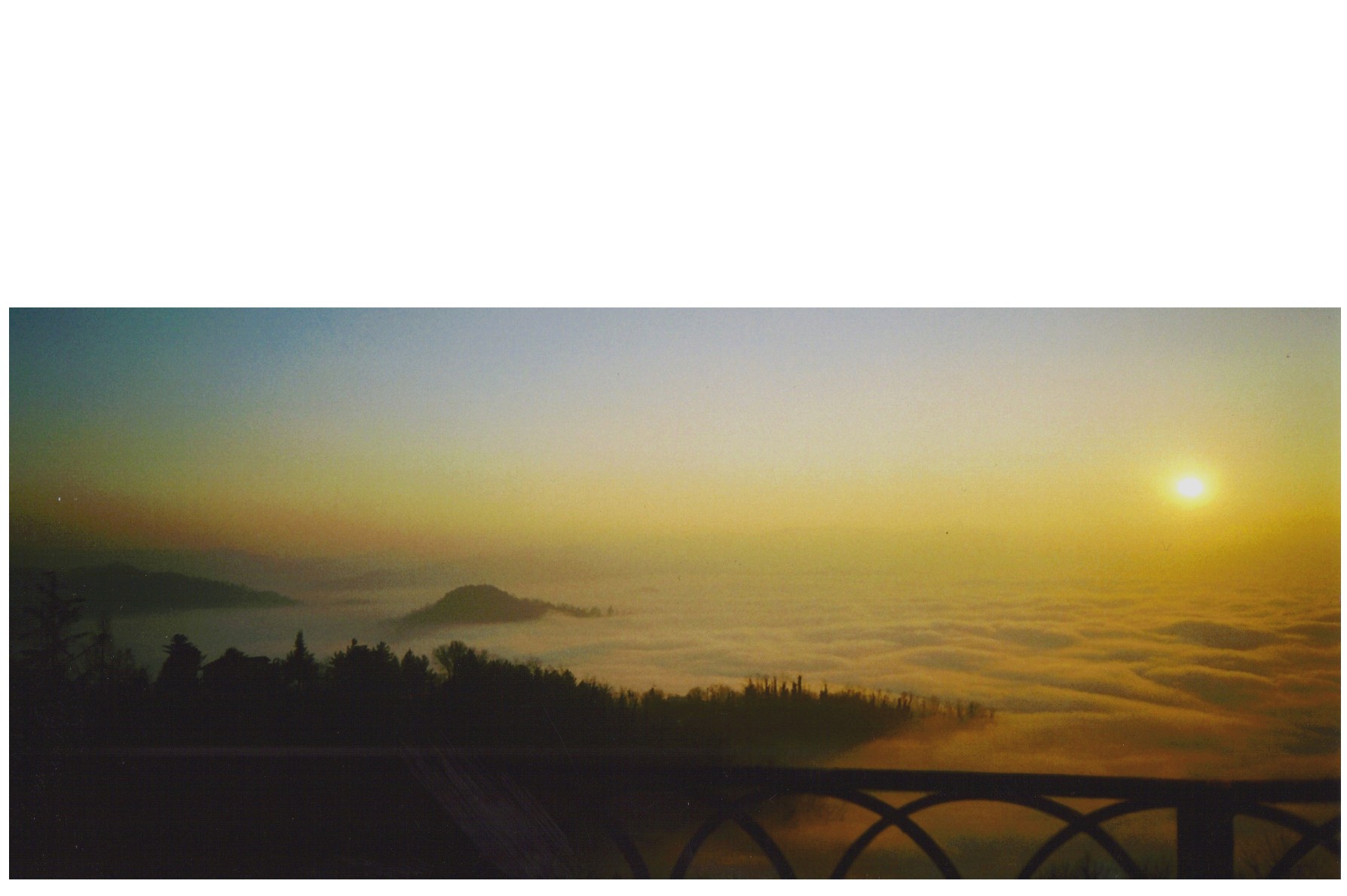 Un mare.........di nebbia